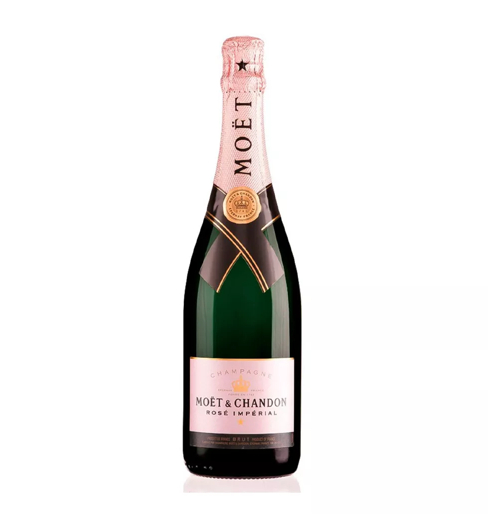 Elegant Toast With Moët & Chandon